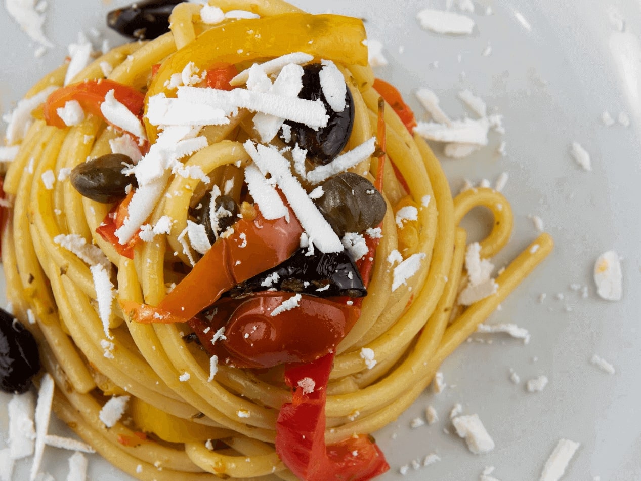 spaghetti e olive tagiasche
