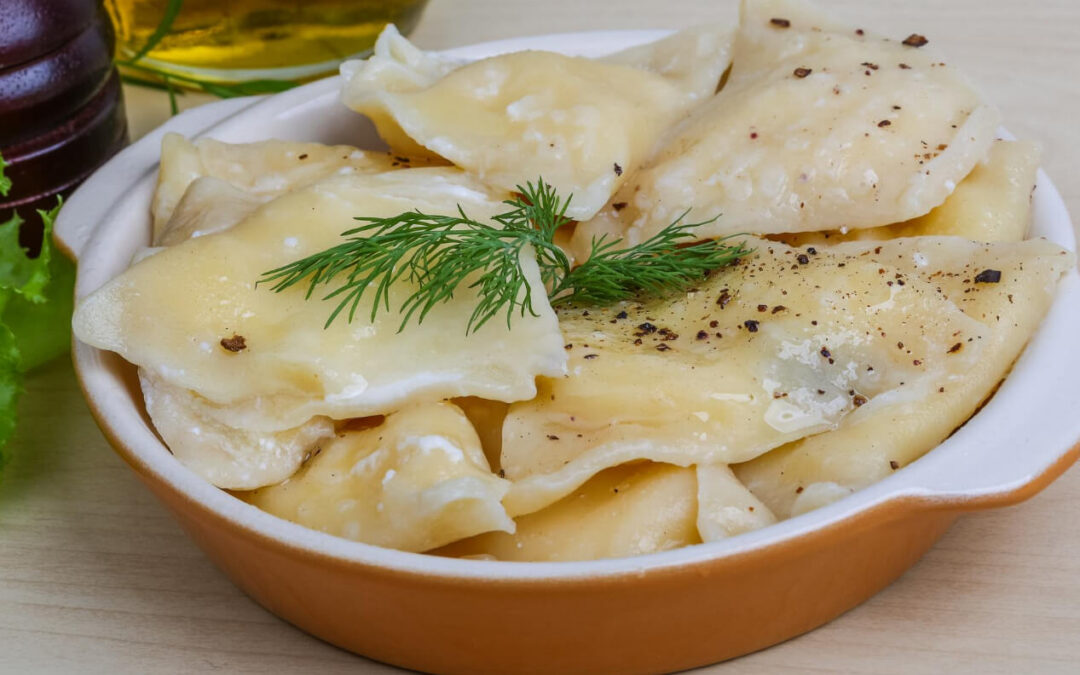 Ravioli di patate ripieni con erbette cotte e ricotta