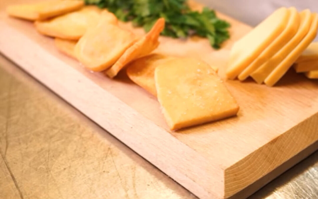 Panelle con crema di carciofi e pistacchi