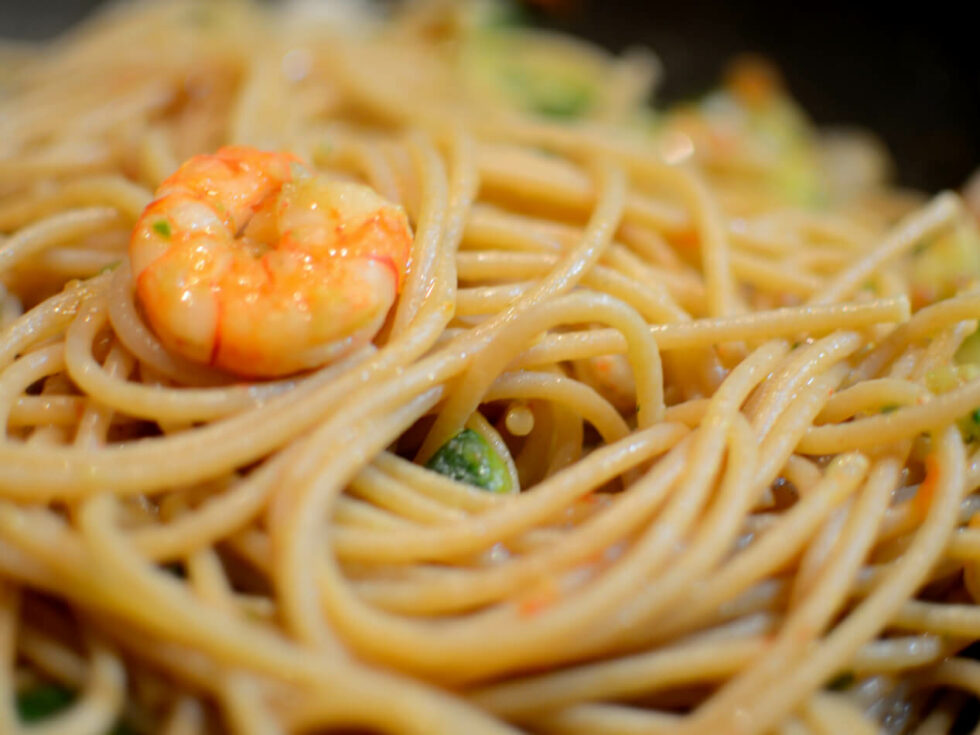 Pasta zucchine pomodorini e gamberetti