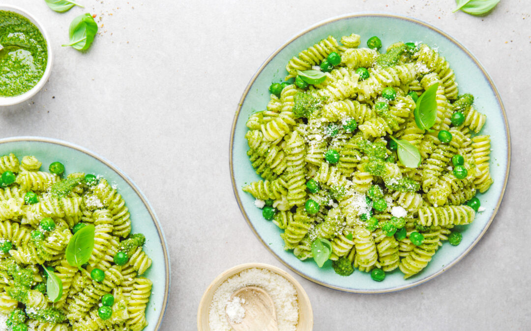 Pasta con pesto di taccole e ricotta