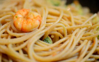 Pasta zucchine pomodorini e gamberetti
