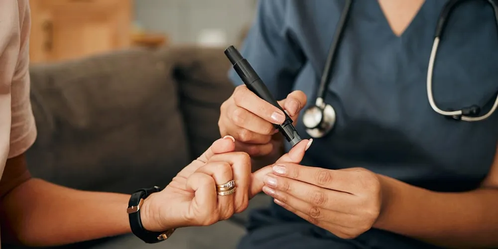 Importanza del monitoraggio della glicemia nel controllo del diabete Importanza del monitoraggio della glicemia nel controllo del diabete